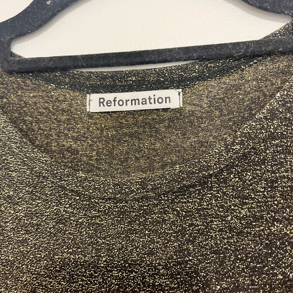 Reformation gold sparkly crop top - Picture 5 of 6